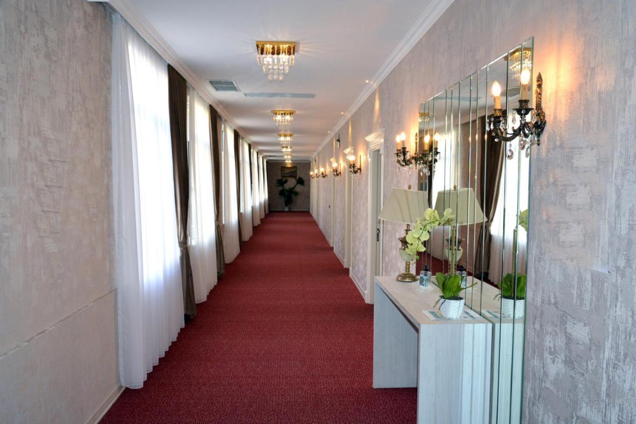 Deluxe Hotel Ganja Luaran gambar