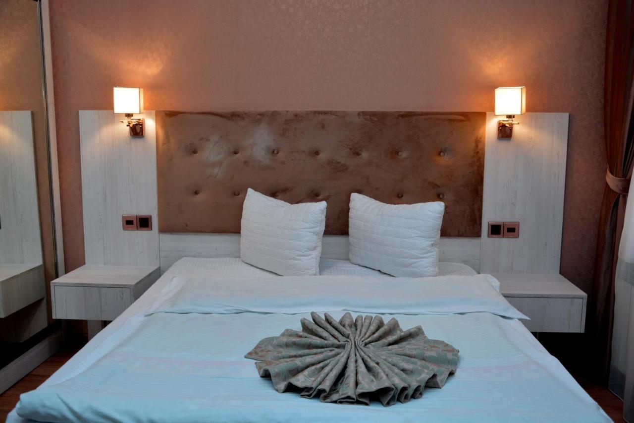 Deluxe Hotel Ganja Luaran gambar
