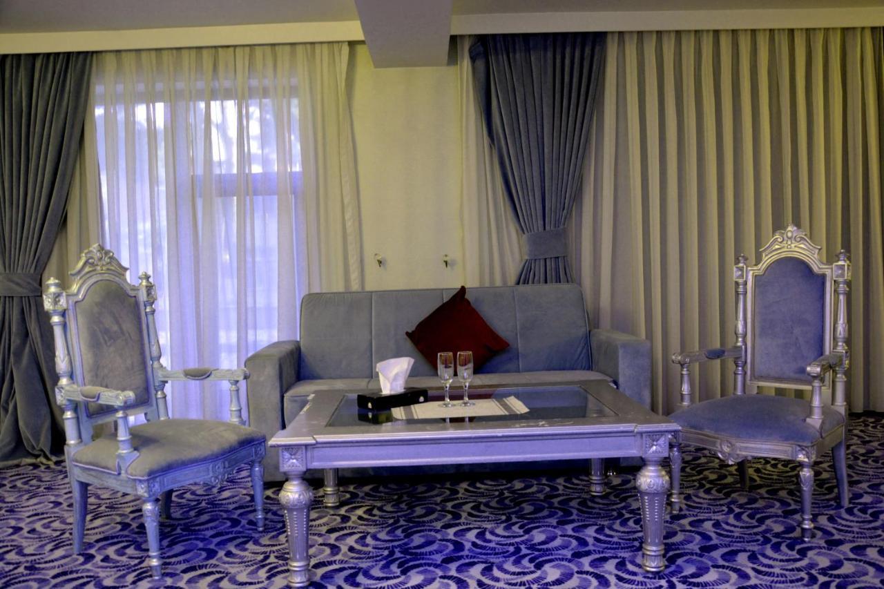 Deluxe Hotel Ganja Luaran gambar