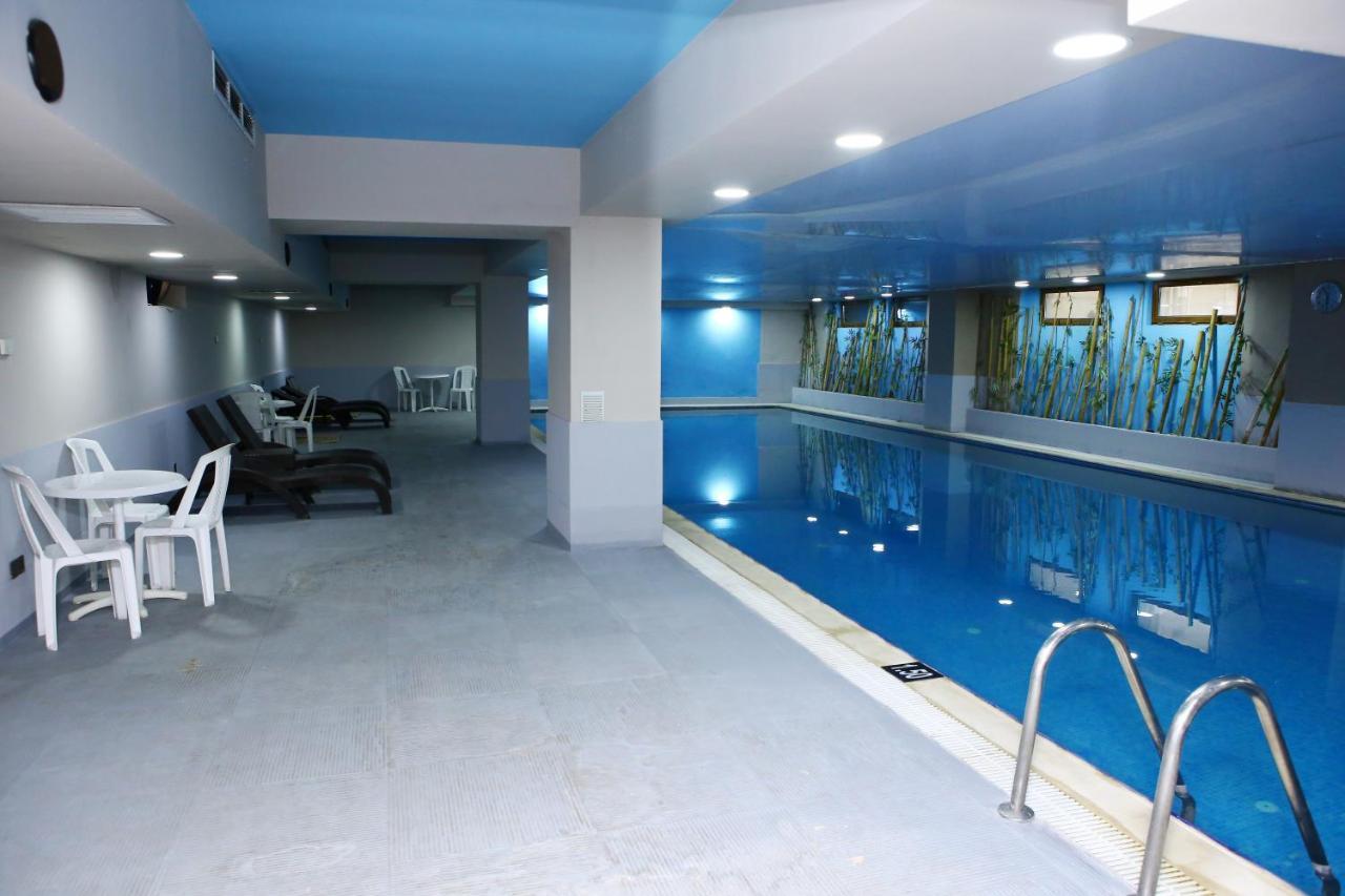 Deluxe Hotel Ganja Luaran gambar
