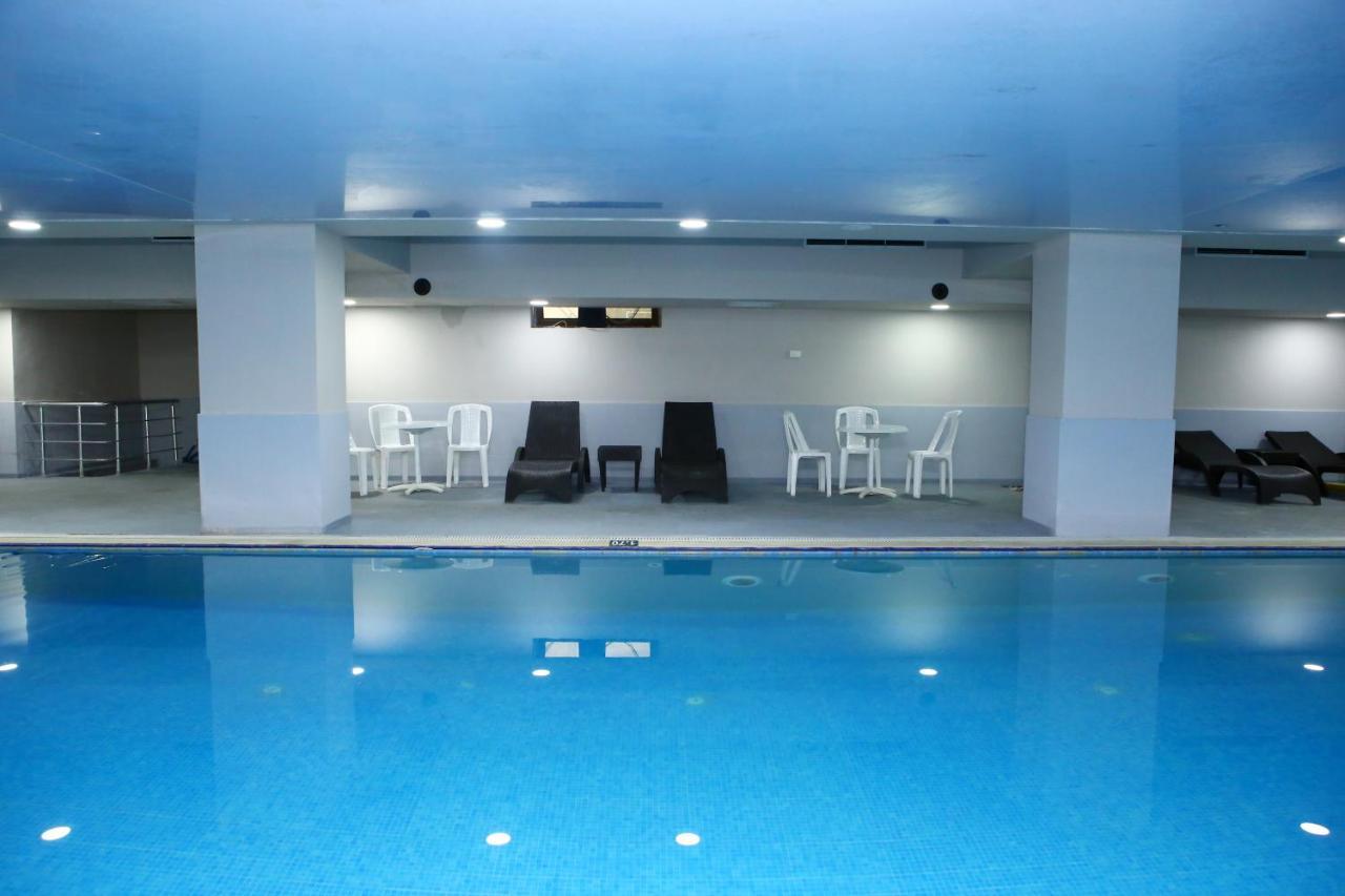 Deluxe Hotel Ganja Luaran gambar