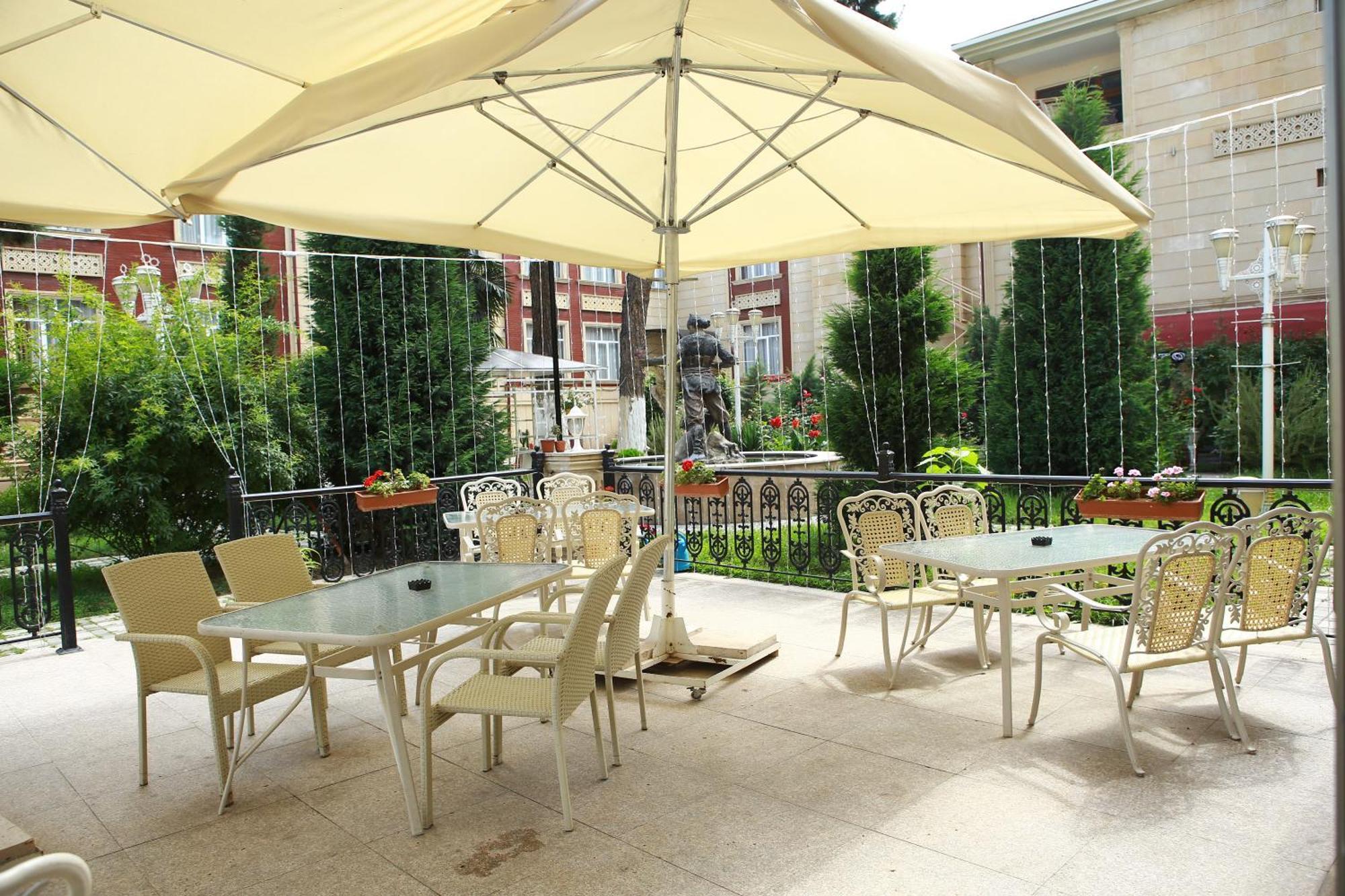 Deluxe Hotel Ganja Luaran gambar
