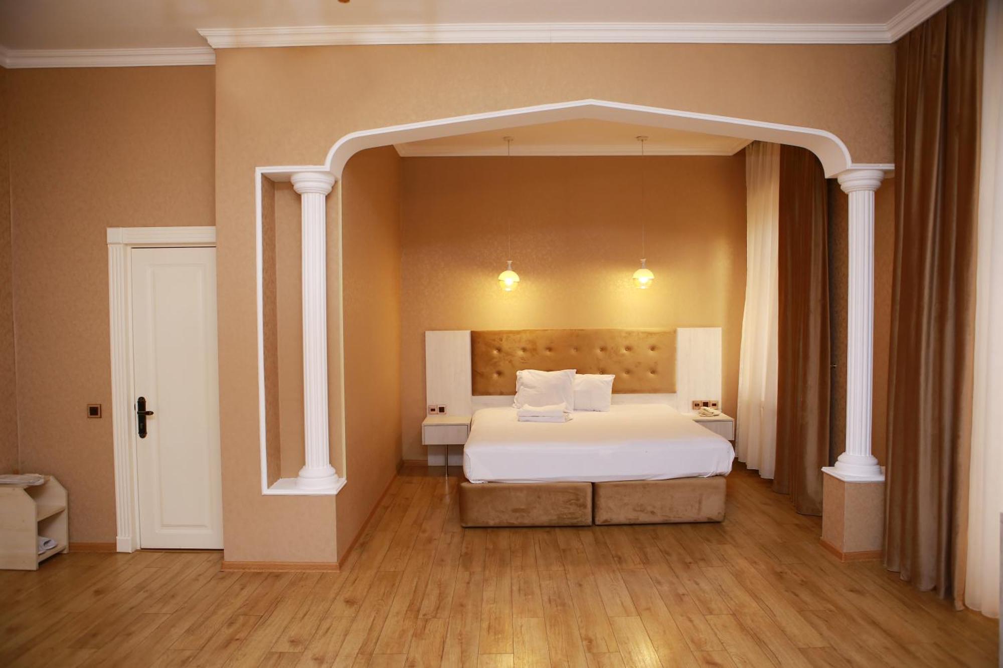 Deluxe Hotel Ganja Luaran gambar