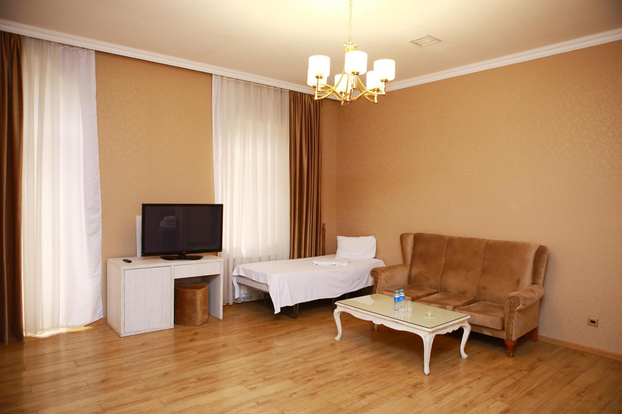 Deluxe Hotel Ganja Luaran gambar